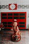 Kate Mur de briques Caserne de pompiers Toile de fond conçue par Arica Kirby - Kate Backdrop FR