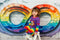 Kate Pictural Coloré Blanc Mur de briques Toile de fond conçue par Mini MakeBelieve - Kate Backdrop FR