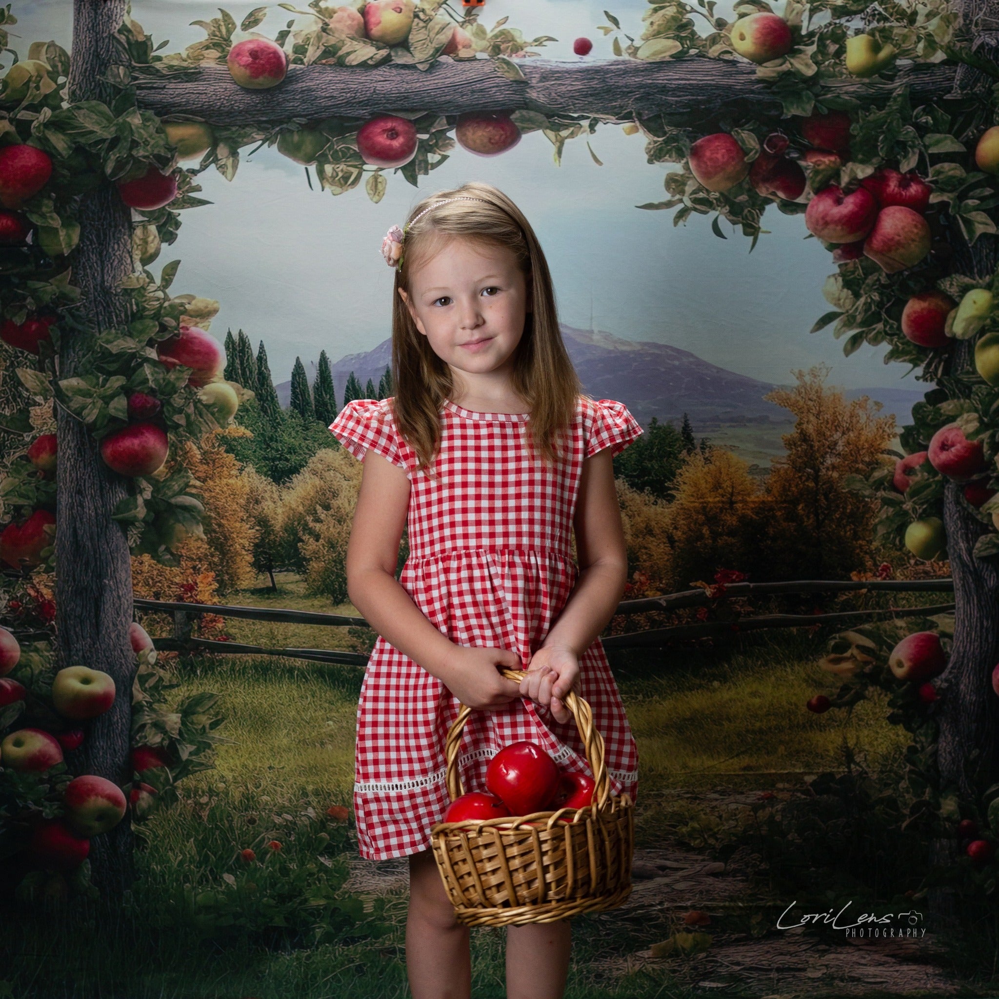 Kate Arche de pomme Arbre Montagne Toile de fond conçu par Angela Marie Photographie - Kate Backdrop FR