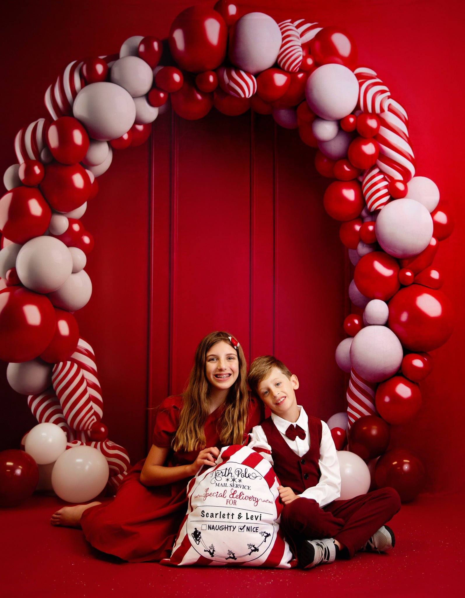 Kate Bonbons Ballons Rouge Toile de fond conçue par Megan Leigh