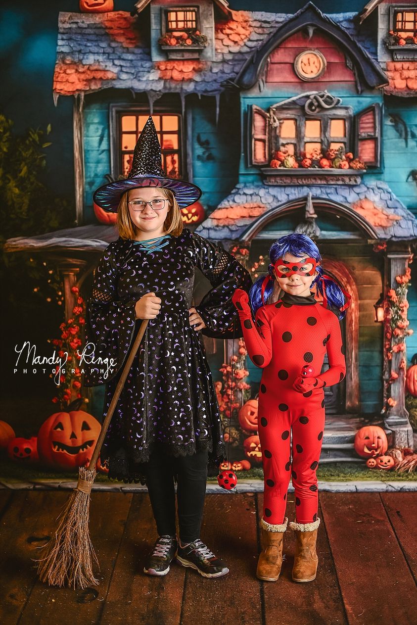 Kate Citrouille Halloween Maison Jaune Toile de fond conçue par Mandy Ringe Photographie