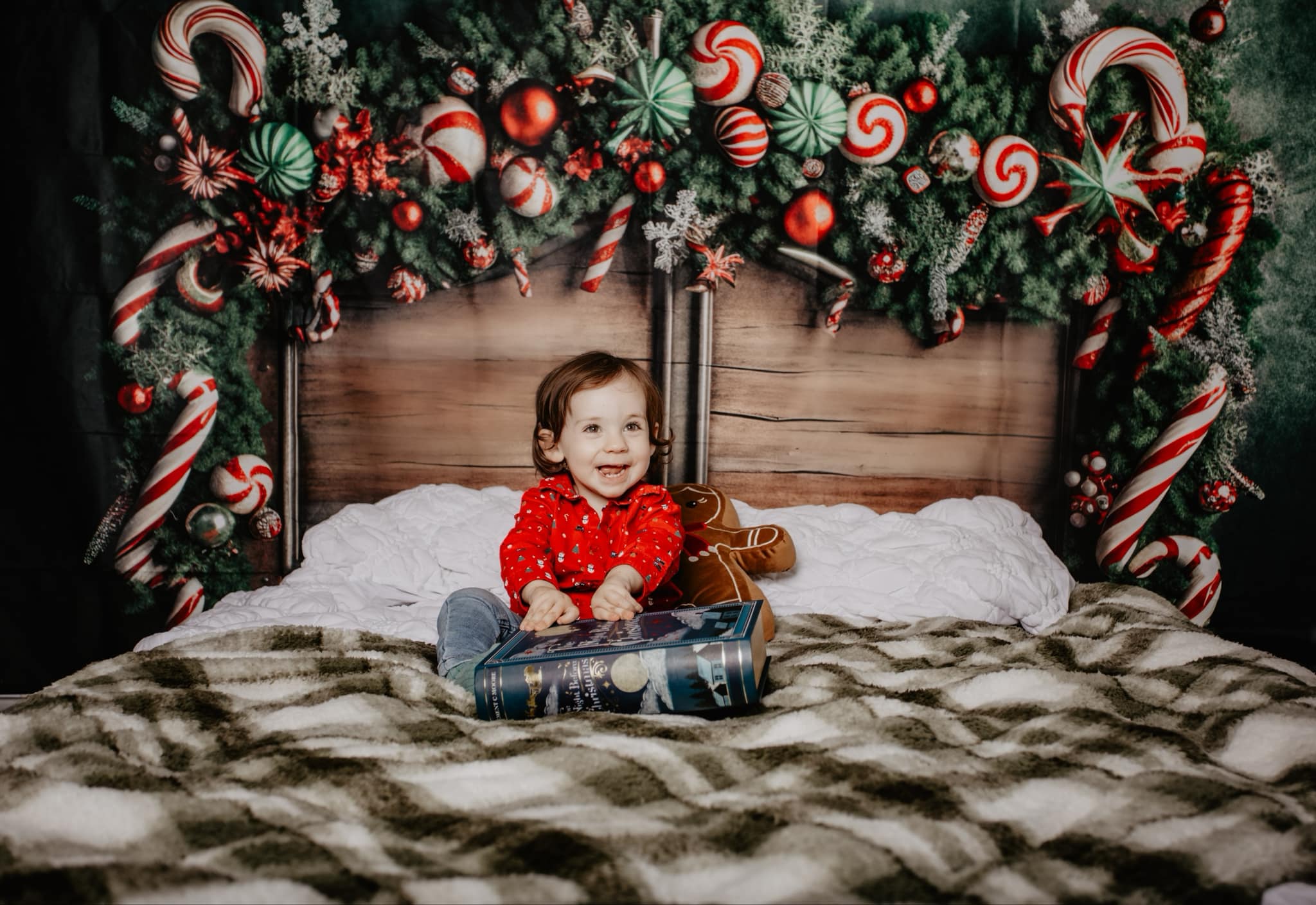 Kate Noël Bonbons Tête de lit Toile de fond en Laine conçue par Mandy Ringe - Kate Backdrop FR