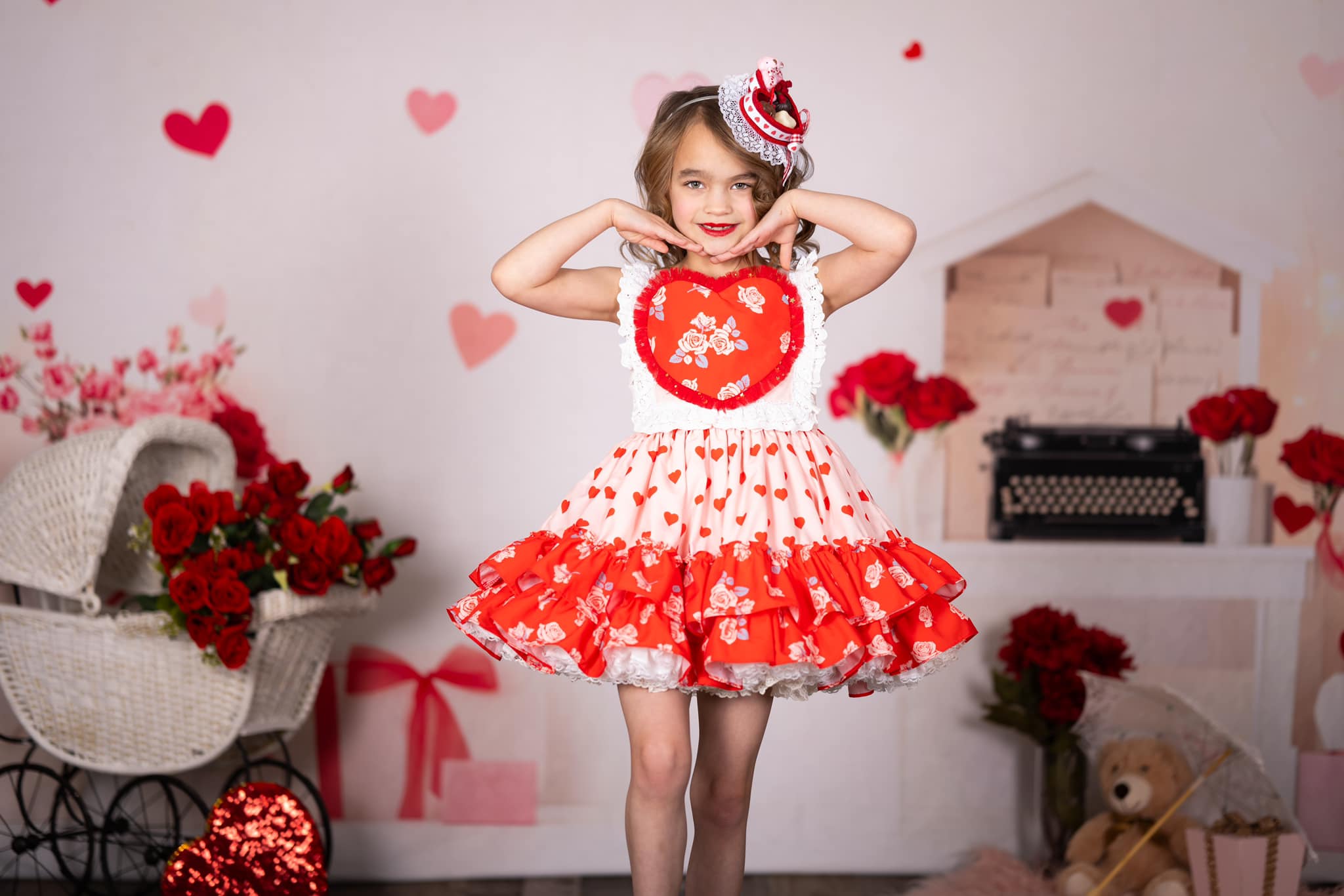 Kate Saint-Valentin Machine à écrire Cœurs Vintage Toile de fond conçue par Patty Roberts - Kate Backdrop FR