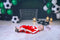 Kate Anniversaire Football Ballon Vert Toile de fond conçue par Patty Roberts