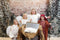 Kate Noël Extérieur Clôture Arbres Lumières Toile de fond conçue par Abbas Studio - Kate Backdrop FR