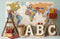 Kate Scolaire Carte Crayons ABC Toile de fond en Laine conçue par Emetselch - Kate Backdrop FR
