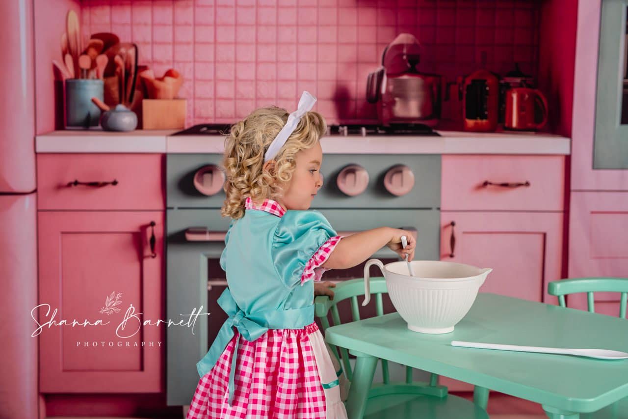 Kate Rose Maison de poupées Cuisine Toile de fond conçue par Mandy Ringe - Kate Backdrop FR