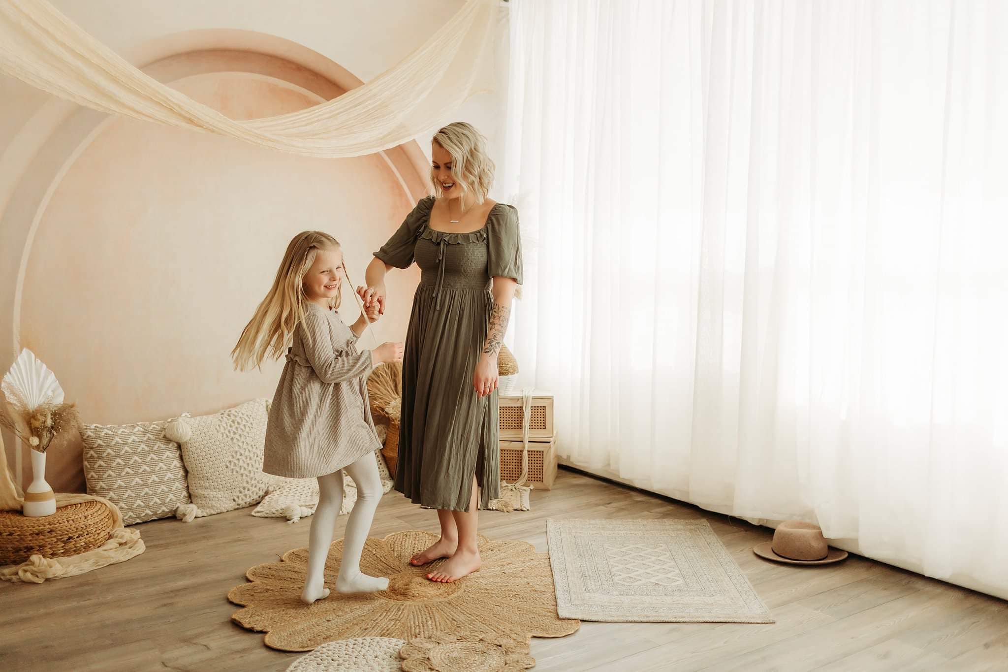 Offres Éclair-Kate Bohème Simple Arche Beige Élégant Toile de fond en Laine conçue par Kate Image - Kate Backdrop FR