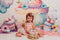 Kate Gâteau Coloré Floral Enfant Toile de fond conçue par Patty Robert - Kate Backdrop FR