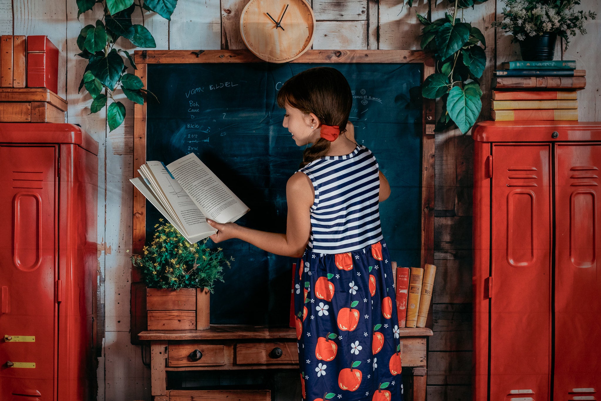 Kate Retour à l'école Casier Livre Bureau en bois Toile de fond conçue par Emetselch - Kate Backdrop FR