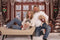 Kate Pain d'épice Intérieur Portes doubles Noël Toile de fond conçue par Mini MakeBelieve - Kate Backdrop FR