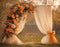 Kate Mariage Arche Fleurs Orange Toile de fond en Laine conçue par Emetselch - Kate Backdrop FR