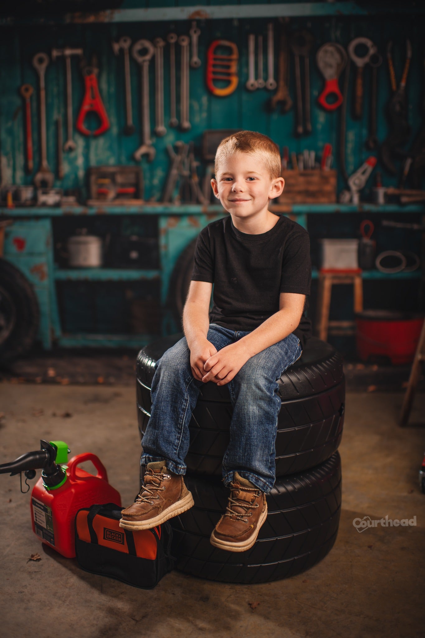 Kate Industriel Vintage Garage Outils Pneu Toile de fond conçue par Emetselch - Kate Backdrop FR