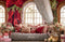 Kate Noël Rouge Fenêtre Oreillers Toile de fond en Laine conçue par Emetselch - Kate Backdrop FR