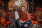 Kate Automne Citrouille Grange Lumière Toile de fond conçue par Emetselch