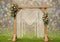 Kate Mariage Arche Fleurs Macramé Toile de fond conçue par Mini MakeBelieve