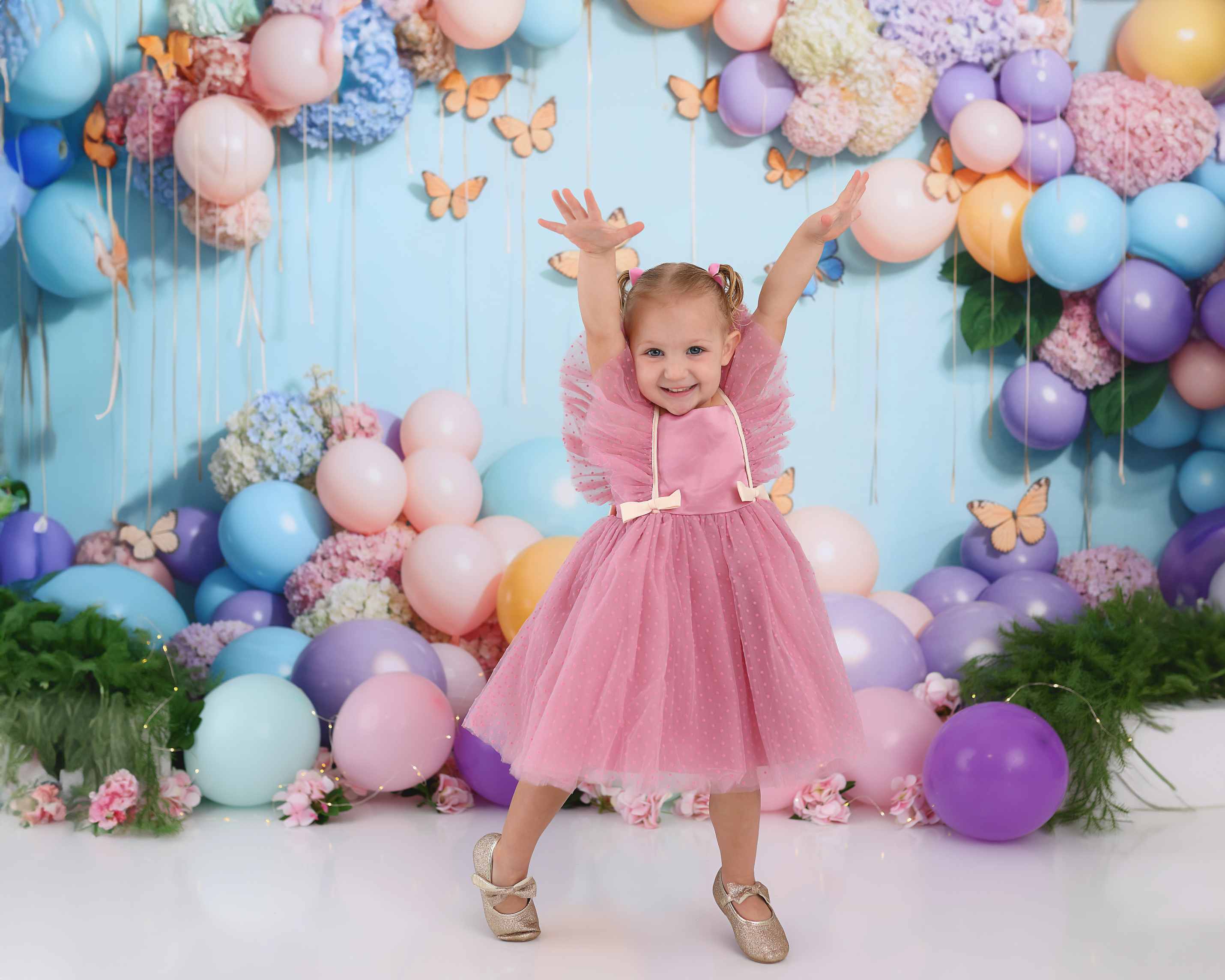 Kate Ballons colorés Papillon Mur Anniversaire Toile de fond conçue par Emetselch - Kate Backdrop FR