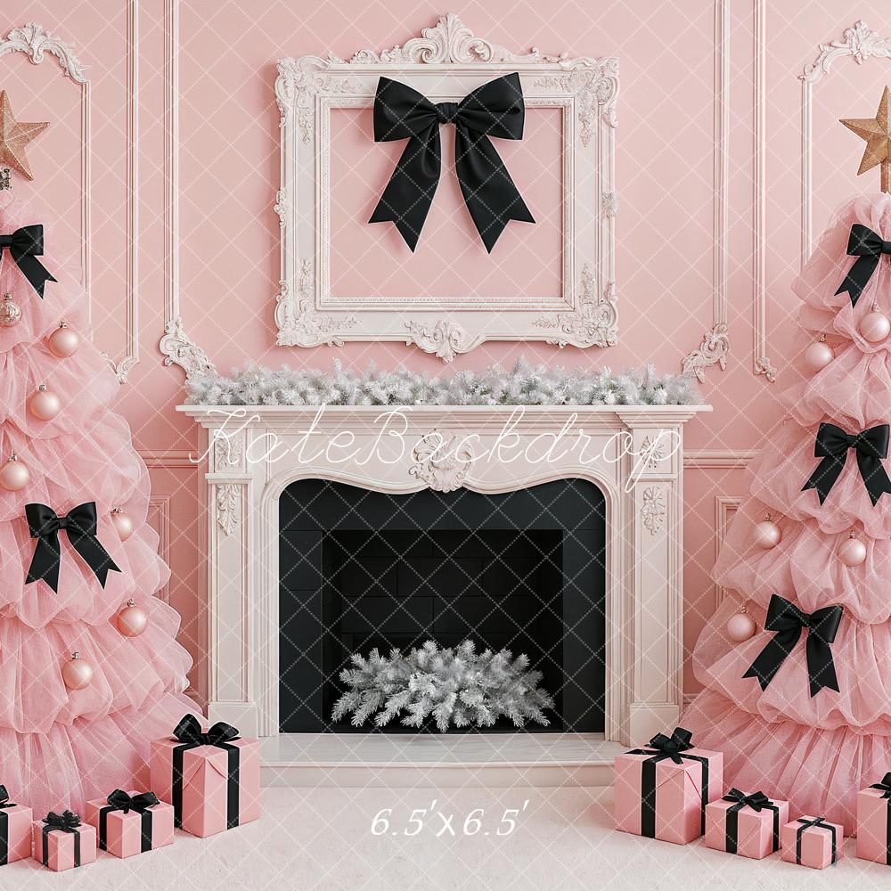 Kate Noël Cheminée Sapins Cadeaux Rose Toile de fond conçue par Ashley Paul - Kate Backdrop FR