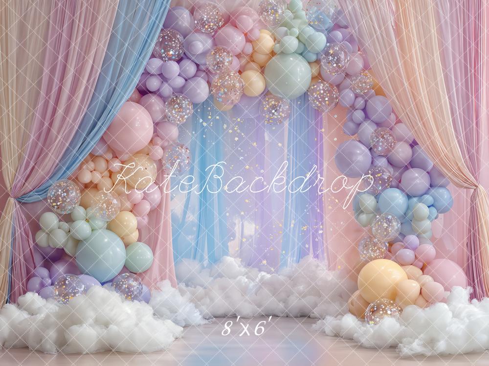 Kate Arc Ballons Pastel Rideaux Nuages Toile de fond conçue par Ashley Paul - Kate Backdrop FR