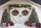 Kate Noël Sapins Cadeaux Grange Neige Toile de fond conçue par Emetselch - Kate Backdrop FR