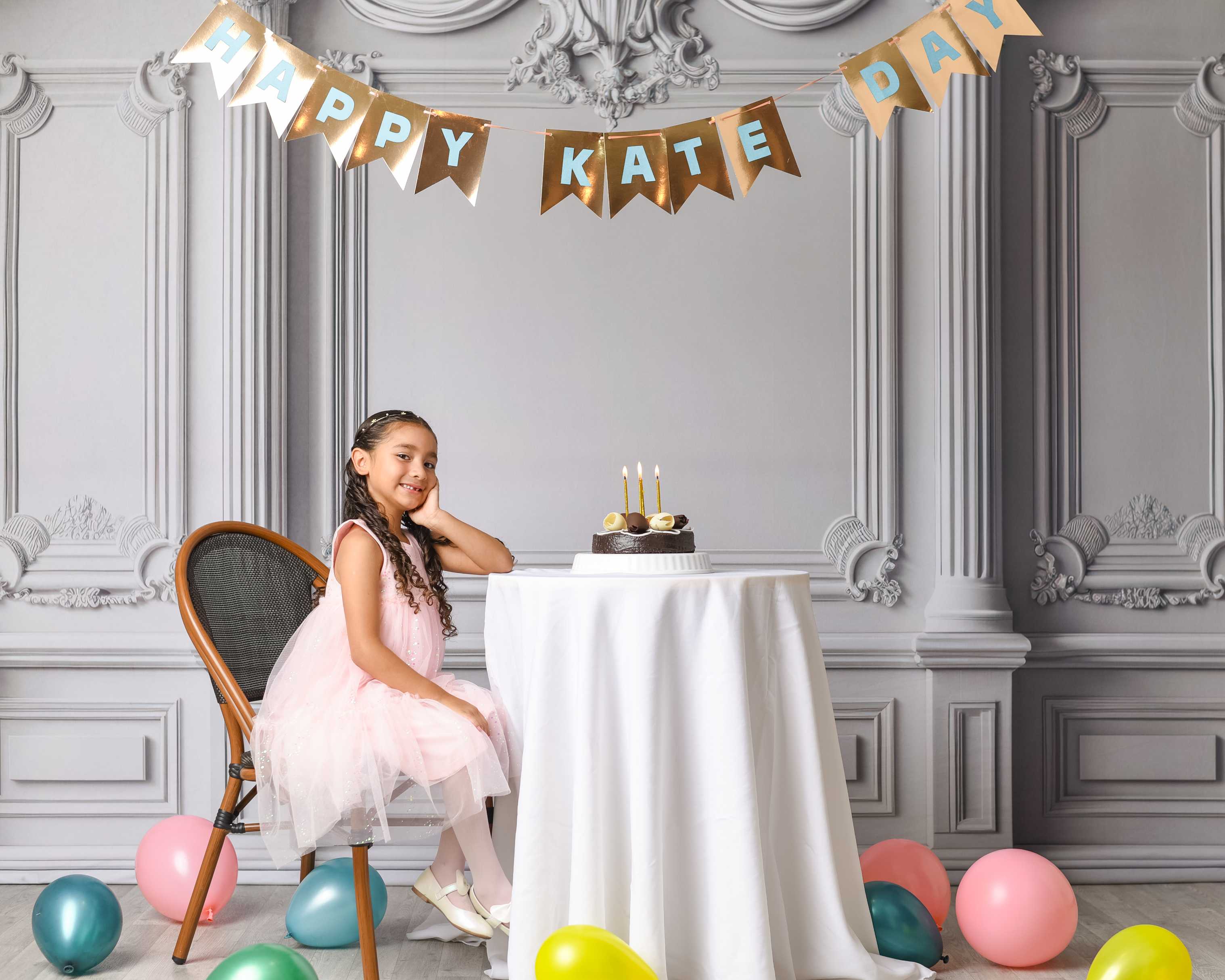 Kate Blanc Mur orné Toile de fond conçue par Mini MakeBelieve
