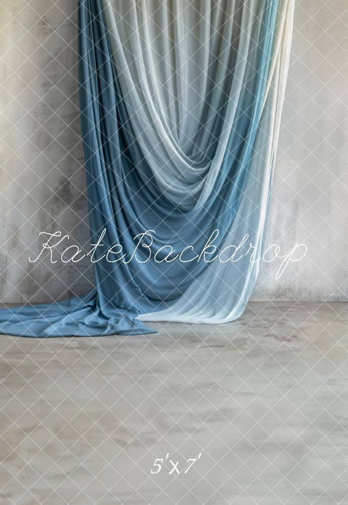 Kate Bleu Tissu drapé Portrait Toile de fond conçue par Emetselch