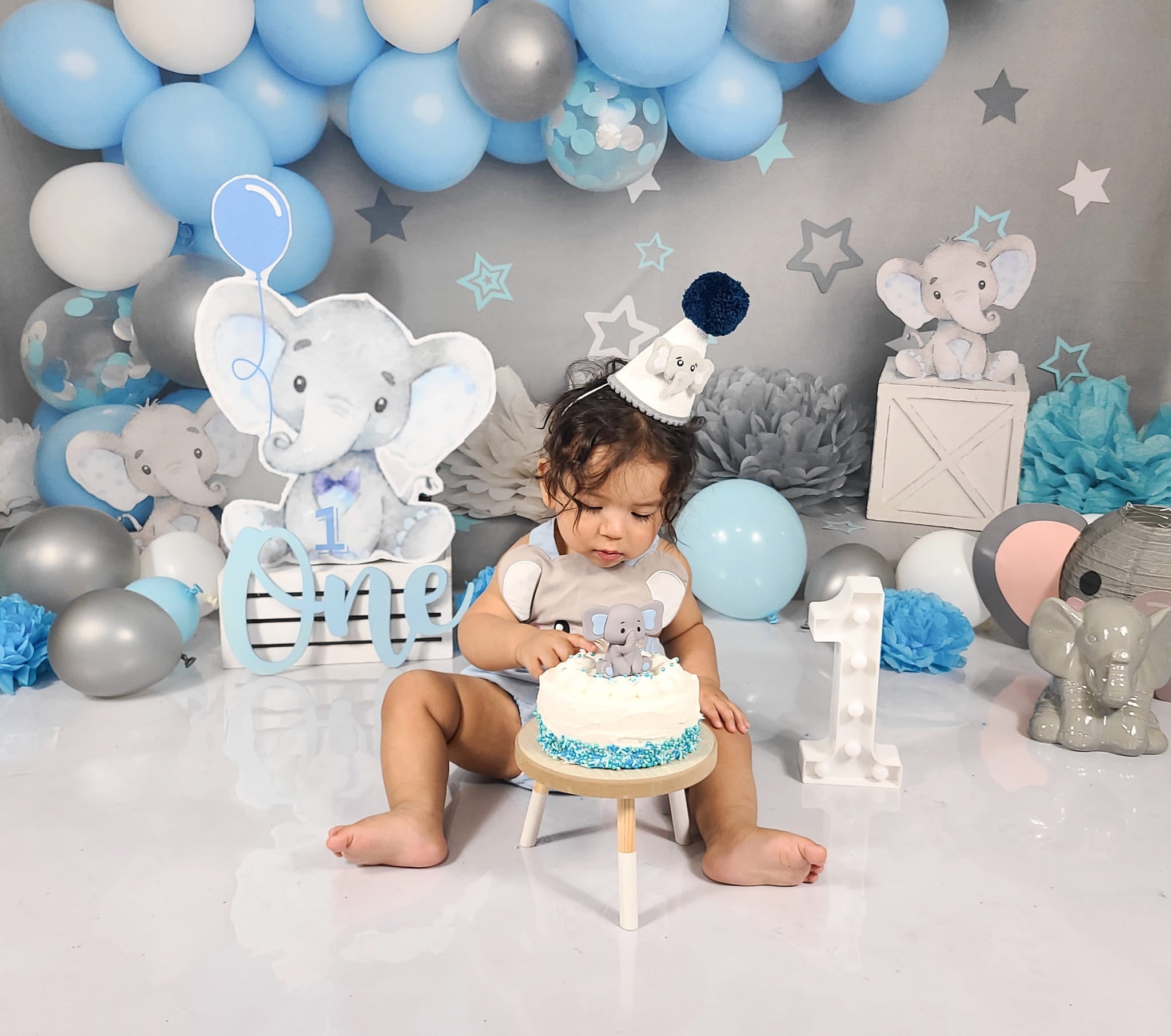 Kate Mur gris Éléphant Cake smash Ballon Bleu Toile de fond conçu par Melissa King - Kate Backdrop FR