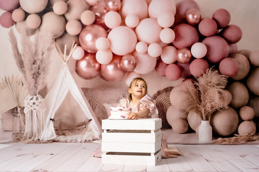 Kate Tente Boho Ballons Anniversaire Toile de fond en Laine conçue par Mandy Ringe - Kate Backdrop FR