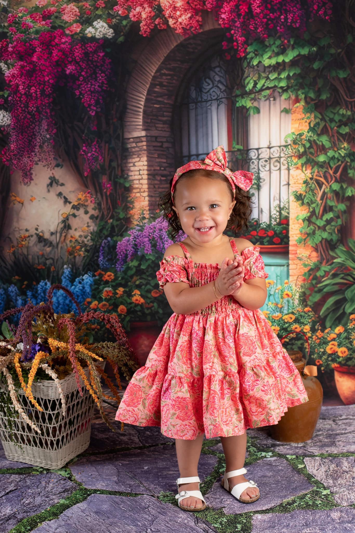 Kate Printemps Floral Coloré Maison Toile de fond conçue par Mini MakeBelieve - Kate Backdrop FR