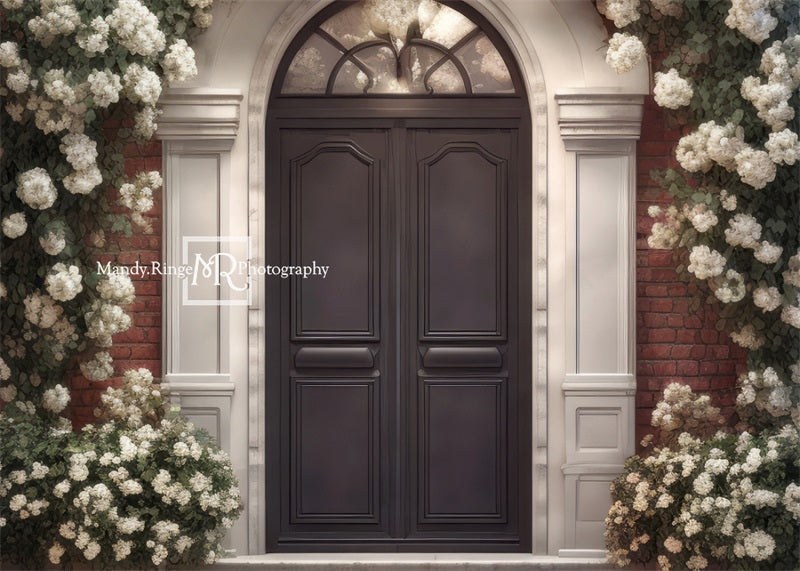 Kate Blanc Arche de Fleurs Porte Toile de fond conçue par Mandy Ringe