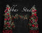 Kate Noël Lit Rouge Doré Mur Noir Toile de fond conçue par Abbas Studio - Kate Backdrop FR