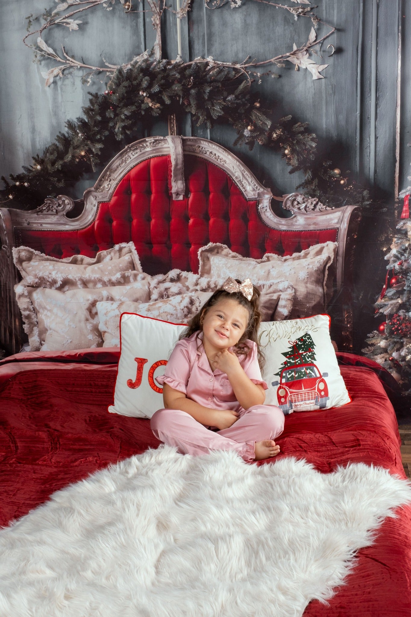 Kate Noël Rouge Arbre Mur Vert Toile de fond Photo Tête de lit conçue par Emetselch - Kate Backdrop FR