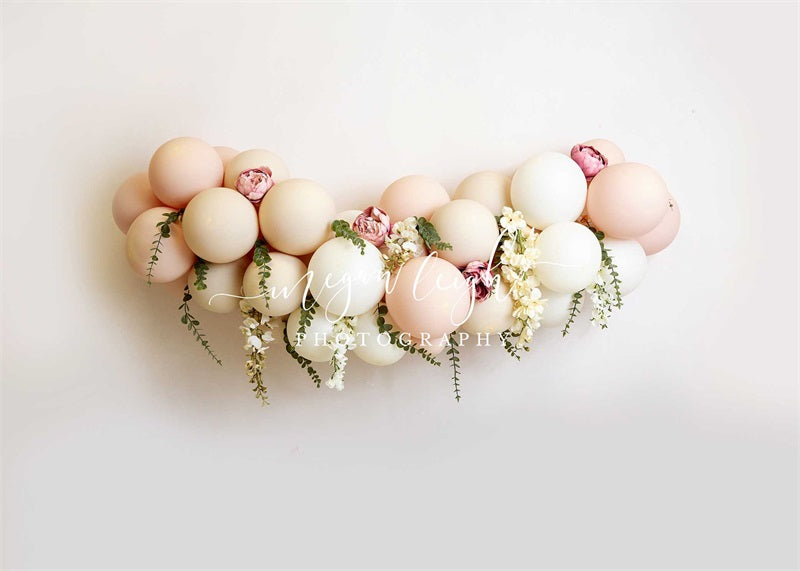 Kate Ballon Floral Blanc Anniversaire Toile de fond conçue par Megan Leigh Photographie