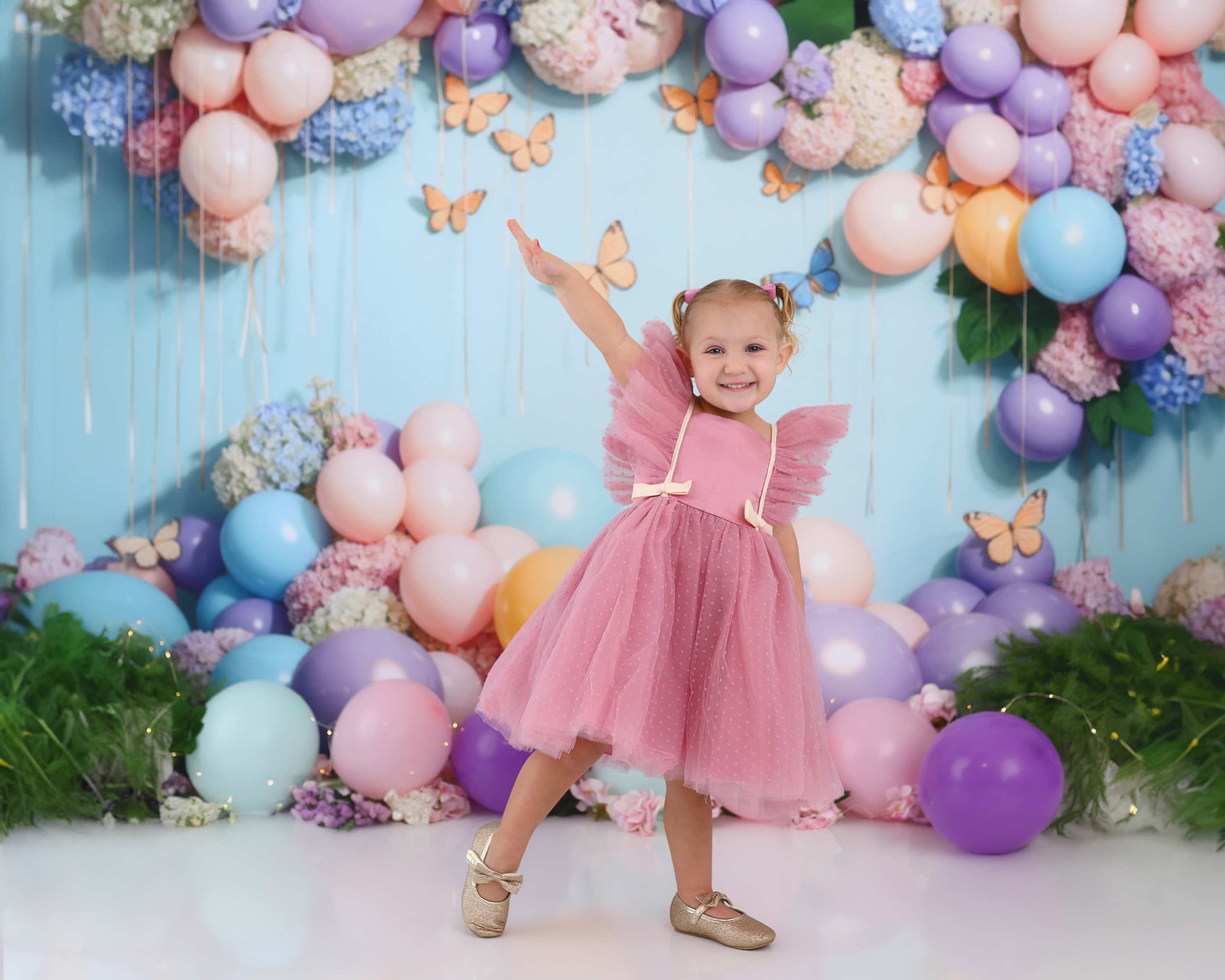 Kate Ballons colorés Papillon Mur Anniversaire Toile de fond conçue par Emetselch - Kate Backdrop FR