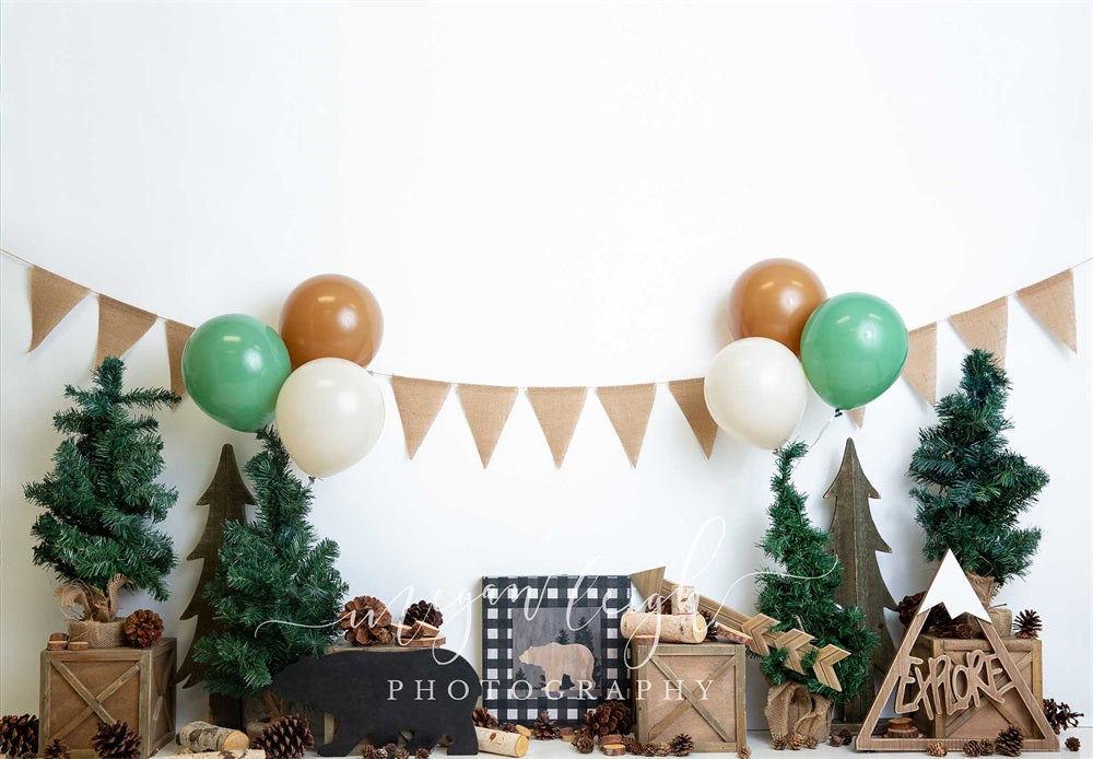Kate Petit explorateur Forêt Ballons Toile de fond conçue par Megan Leigh - Kate Backdrop FR