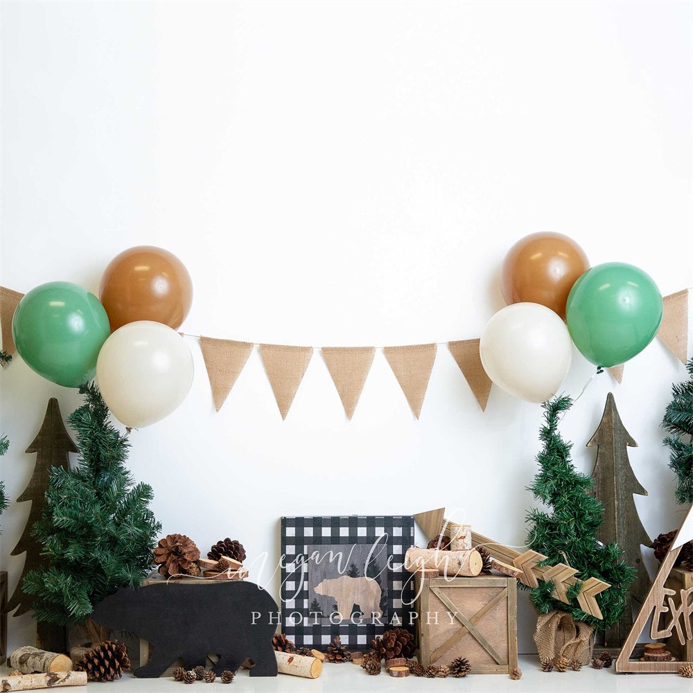 Kate Petit explorateur Forêt Ballons Toile de fond conçue par Megan Leigh - Kate Backdrop FR