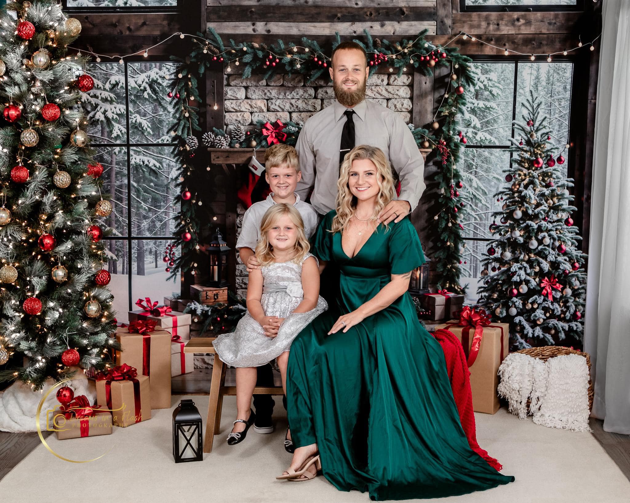 Kate Hiver Noël Cheminée en brique Brun Fenêtre Toile de fond conçue par Emetselch - Kate Backdrop FR