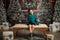 Offres Éclair #2 Kate Sapin de Noël Extérieur Brun Grange en bois Toile de fond conçue par Emetselch - Kate Backdrop FR