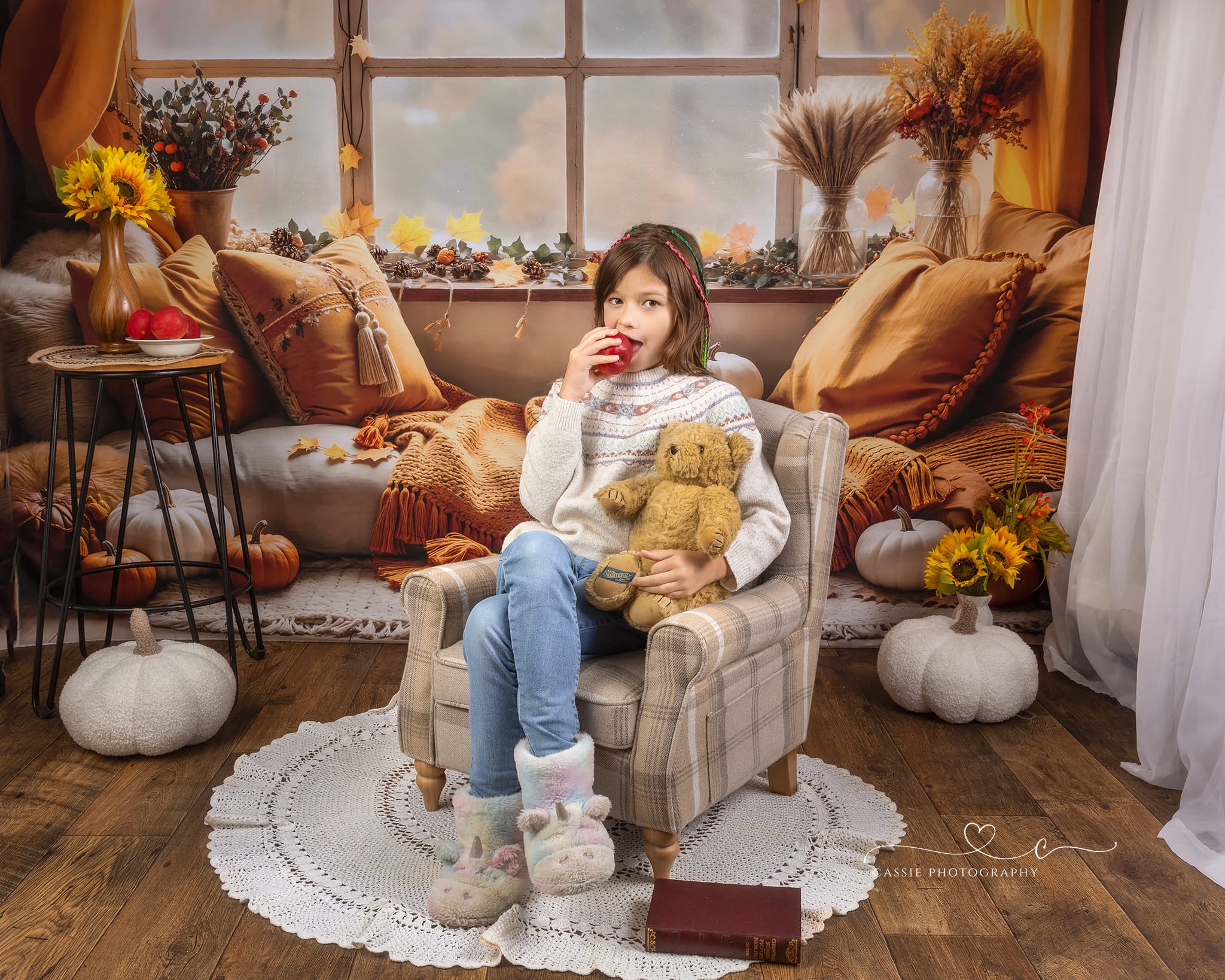 Offres Éclair Kate Automne Oreiller Citrouille Fenêtre Boho Toile de fond conçue par Emetselch - Kate Backdrop FR