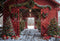 Kate Noël Grange Rouge Porte Neige Toile de fond conçue par Emetselch - Kate Backdrop FR