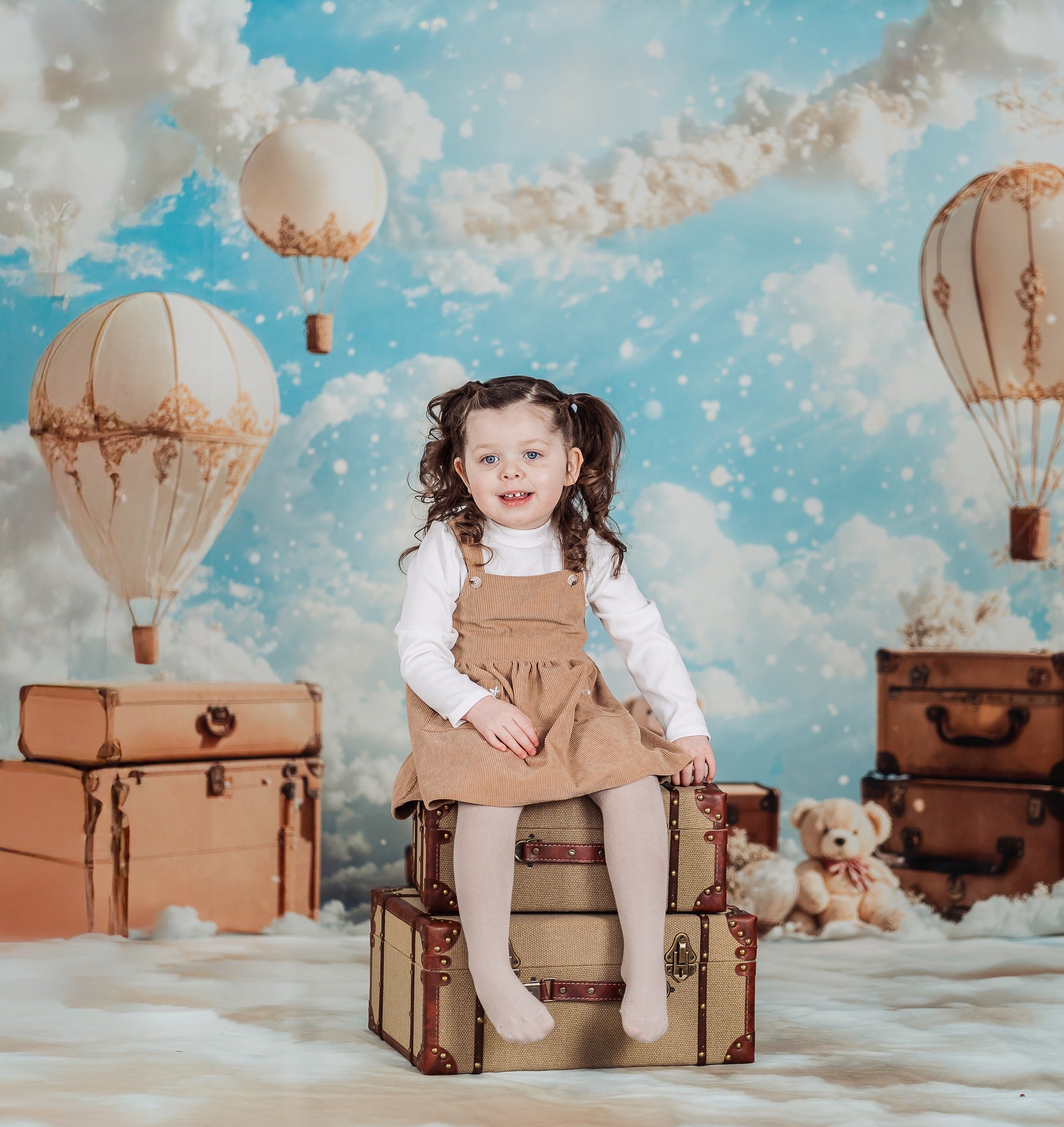 Kate Montgolfières Nuages Voyage Ciel Enfant Toile de fond conçue par Emetselch - Kate Backdrop FR