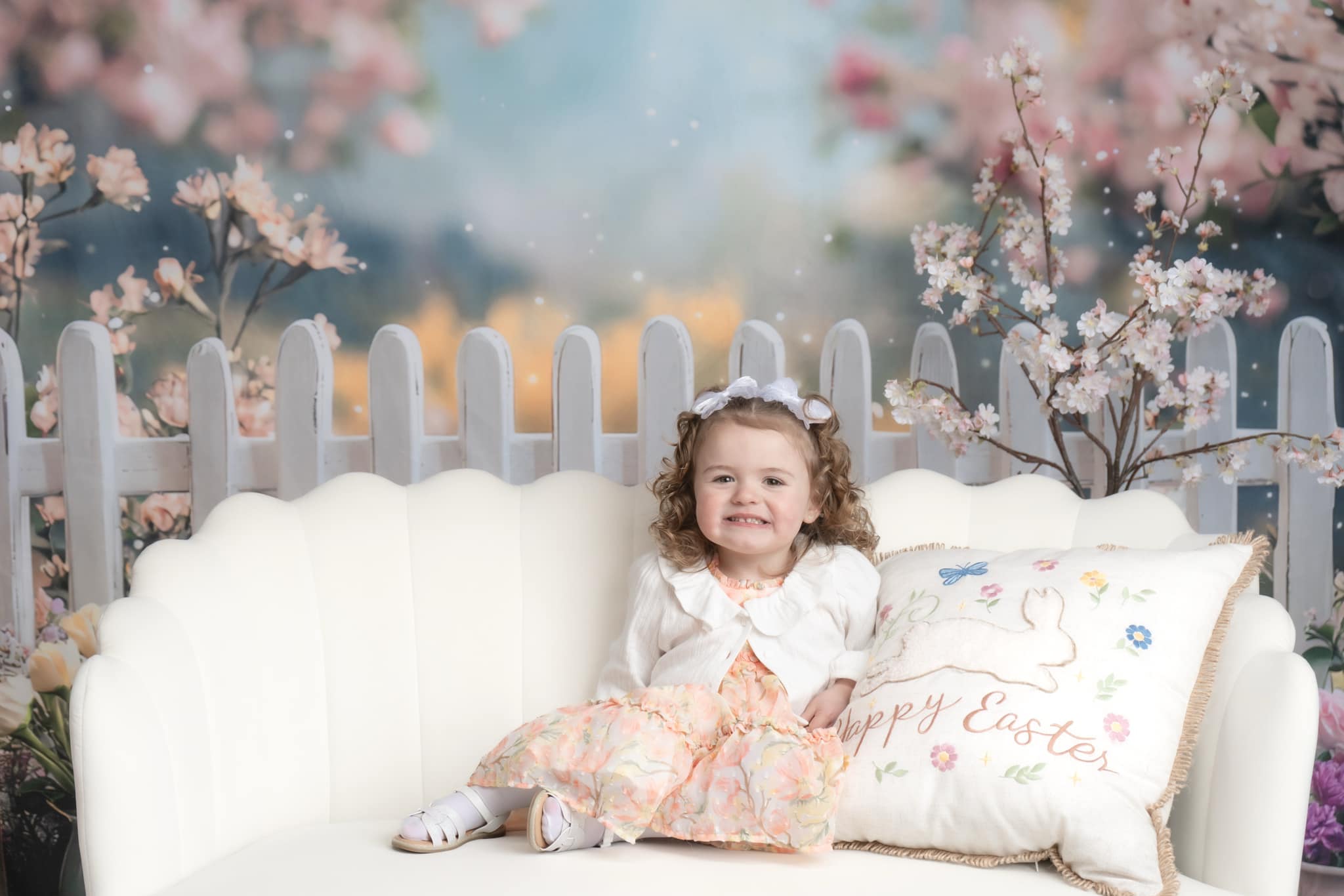 Kate Printemps Fleurs Clôture Coloré Toile de fond conçue par Mini MakeBelieve - Kate Backdrop FR
