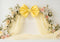 Kate Fleurs Jaune Nœud Anniversaire Toile de fond conçue par Patty Roberts - Kate Backdrop FR