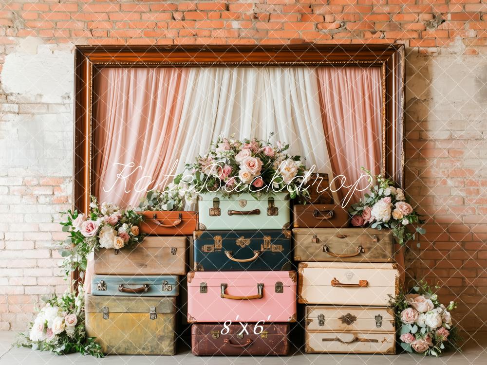 Kate Voyages Valises Fleur Mur de briques Toile de fond conçue par Patty Roberts - Kate Backdrop FR