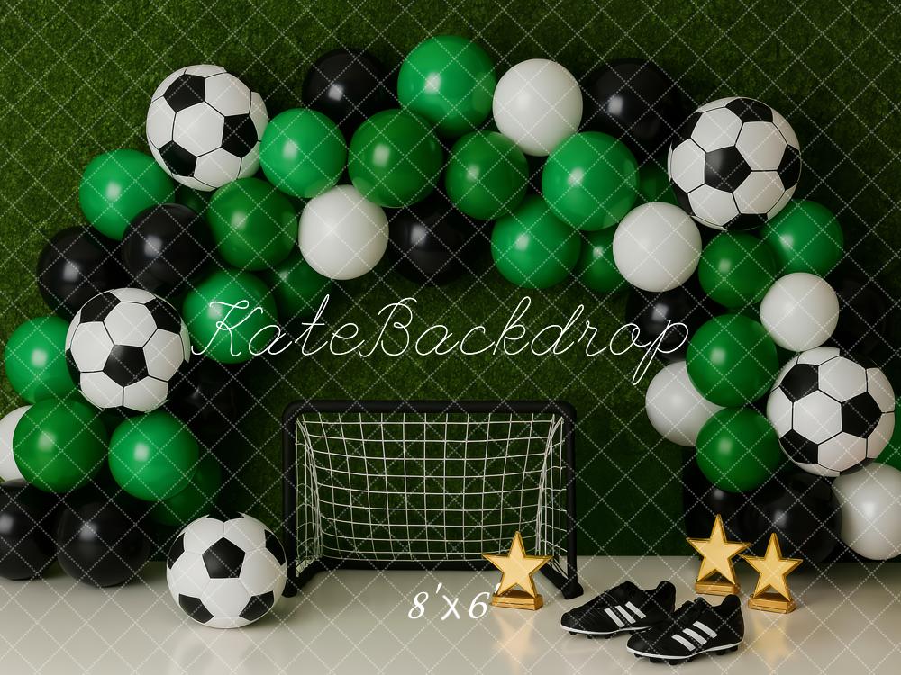 Kate Anniversaire Football Ballon Vert Toile de fond conçue par Patty Roberts