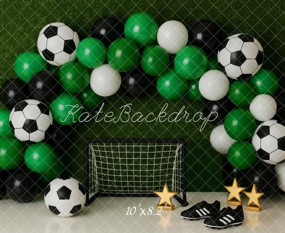 Kate Anniversaire Football Ballon Vert Toile de fond conçue par Patty Roberts