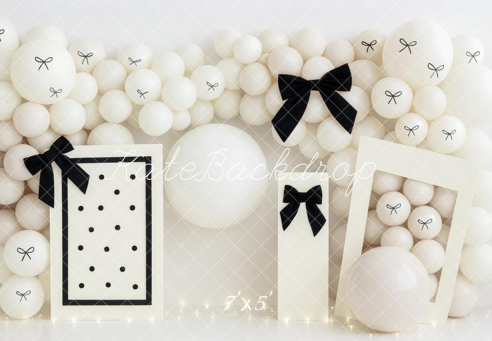 Kate Anniversaire Ballons Mode Blanc Toile de fond conçue par Patty Roberts - Kate Backdrop FR