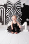 Kate Anniversaire Noir Blanc Nœud Ballons Toile de fond conçu par Ashley Paul - Kate Backdrop FR
