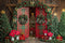 Kate Sapin de Noël Plaid Grange Porte Toile de fond conçue par Mini MakeBelieve - Kate Backdrop FR