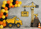 Kate 1er anniversaire Construction Camion Grue Toile de fond conçue par Patty Roberts - Kate Backdrop FR